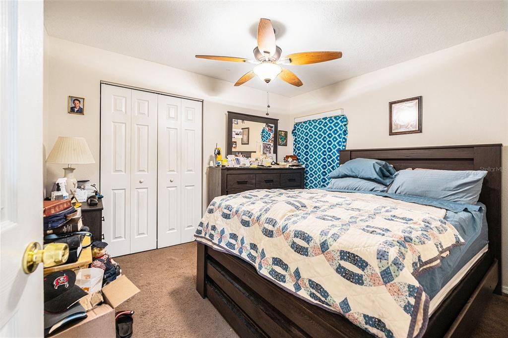 Под контрактом: $385,000 (4 спален, 2 ванн, 1788 Квадратных фут)