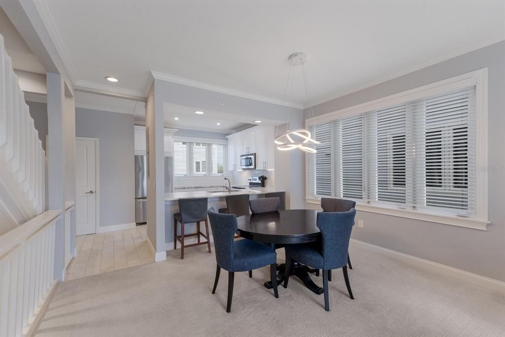 На продажу: $628,000 (2 спален, 2 ванн, 1440 Квадратных фут)