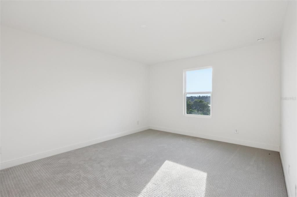 На продажу: $654,900 (6 спален, 4 ванн, 4677 Квадратных фут)