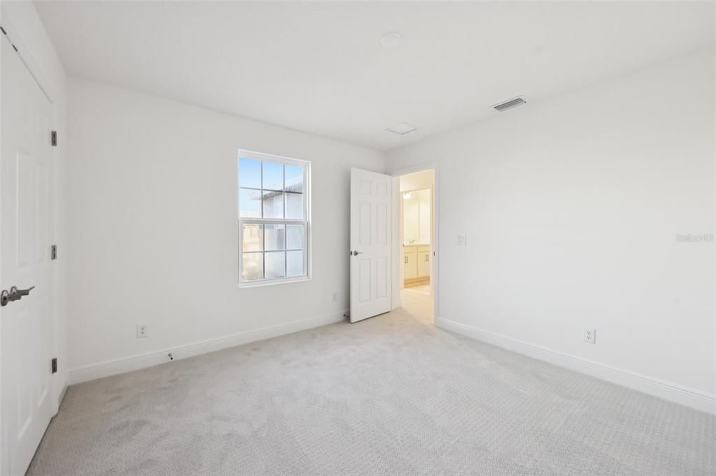 На продажу: $654,900 (6 спален, 4 ванн, 4677 Квадратных фут)