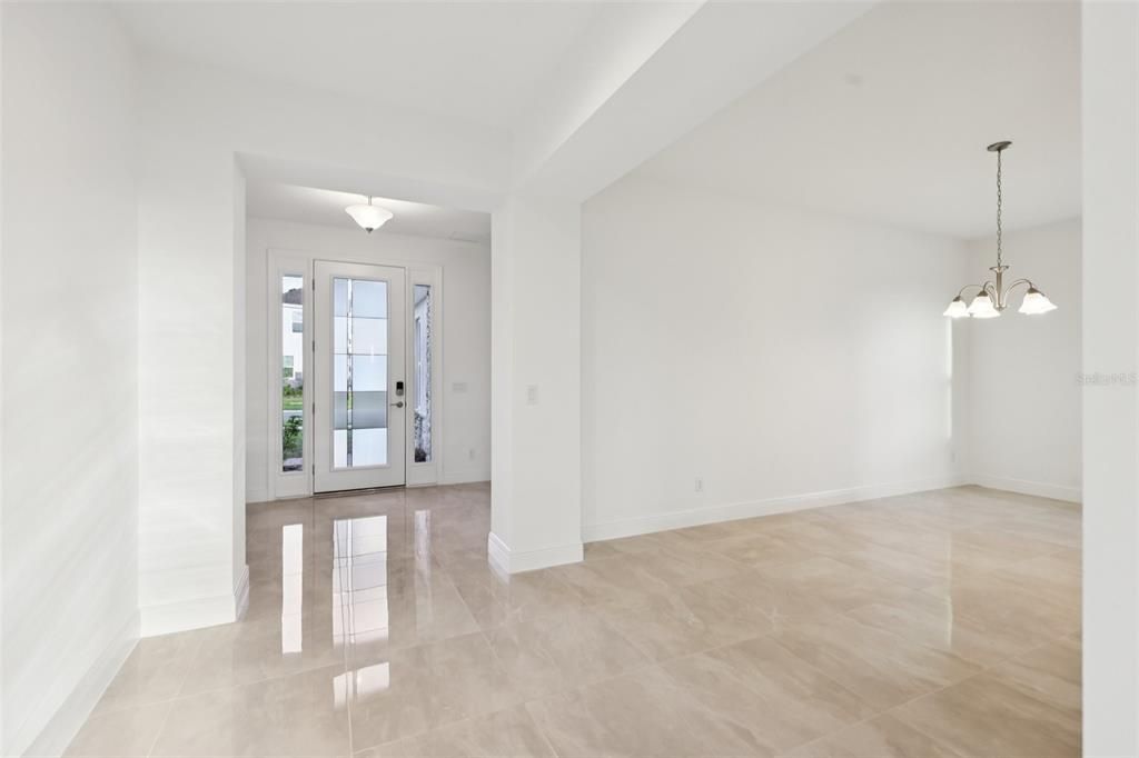 На продажу: $654,900 (6 спален, 4 ванн, 4677 Квадратных фут)