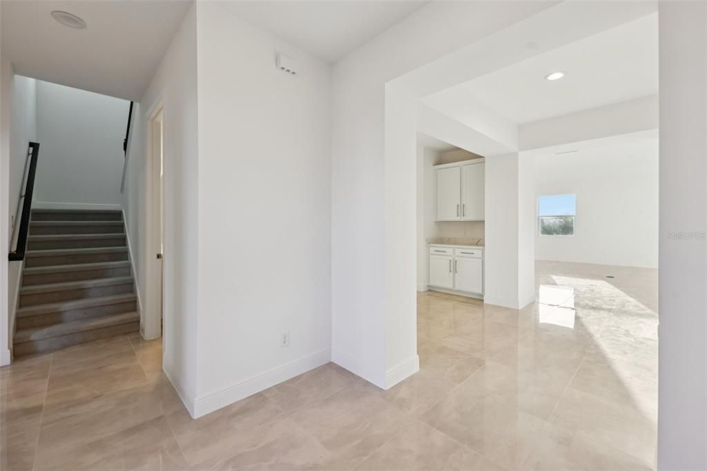 На продажу: $654,900 (6 спален, 4 ванн, 4677 Квадратных фут)