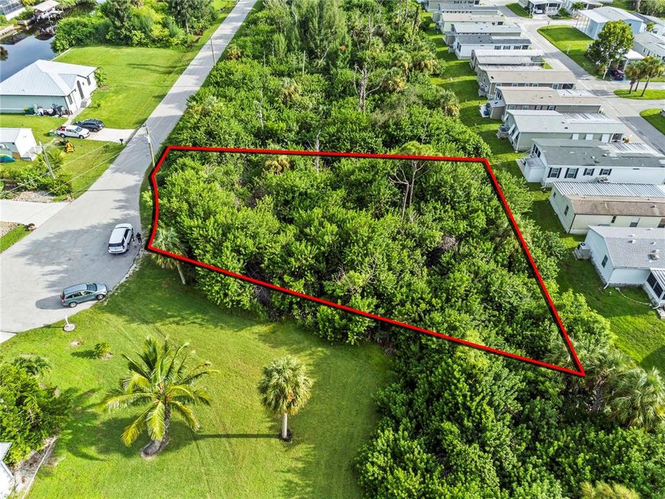 En Venta: $40,000 (0.19 acres)