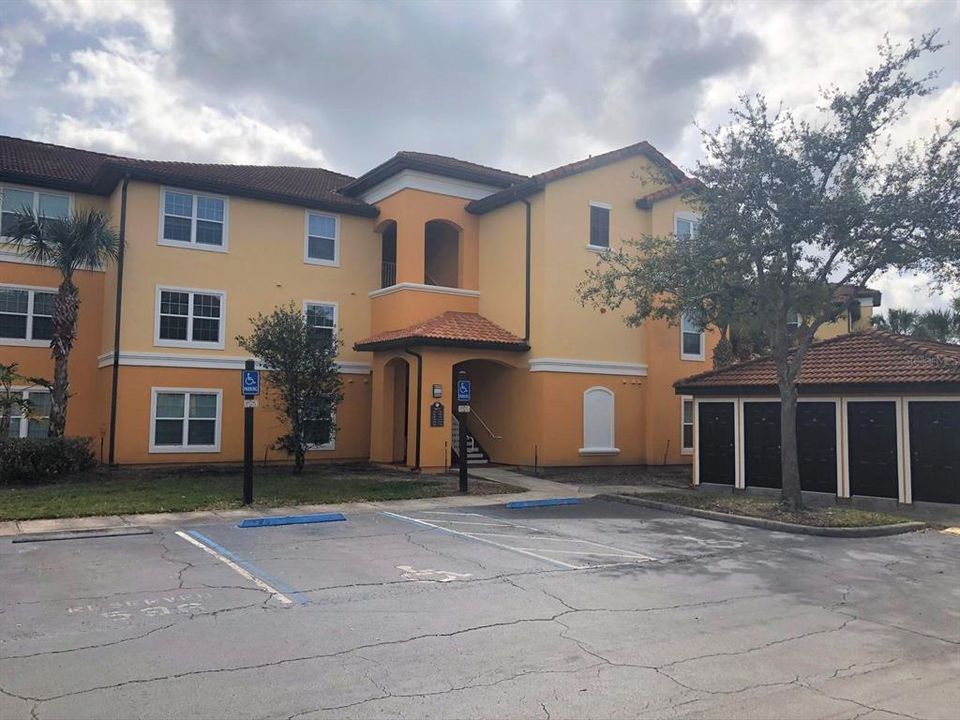 出租: $1,350 (1 贝兹, 1 浴室, 645 平方英尺)