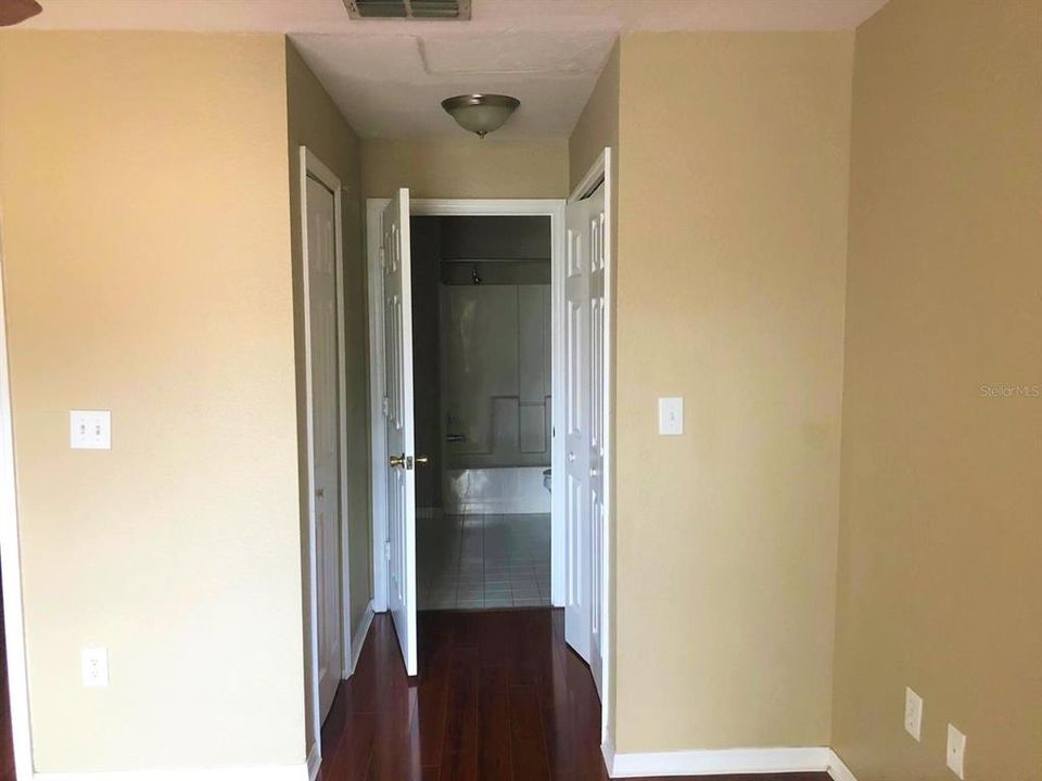 出租: $1,350 (1 贝兹, 1 浴室, 645 平方英尺)