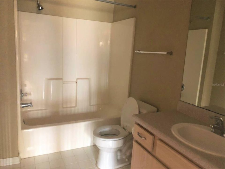 出租: $1,350 (1 贝兹, 1 浴室, 645 平方英尺)