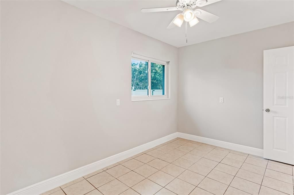 For Rent: $2,550 (2 beds, 1 baths, 729 Square Feet)