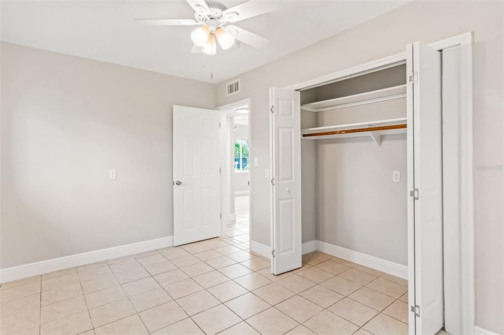 For Rent: $2,550 (2 beds, 1 baths, 729 Square Feet)