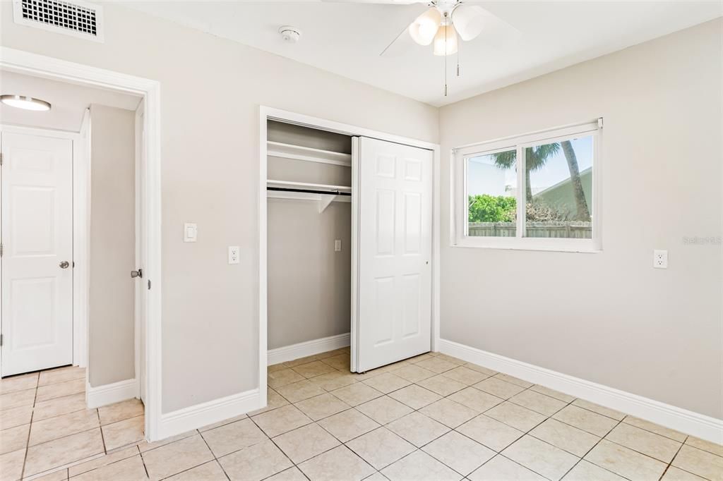 For Rent: $2,550 (2 beds, 1 baths, 729 Square Feet)