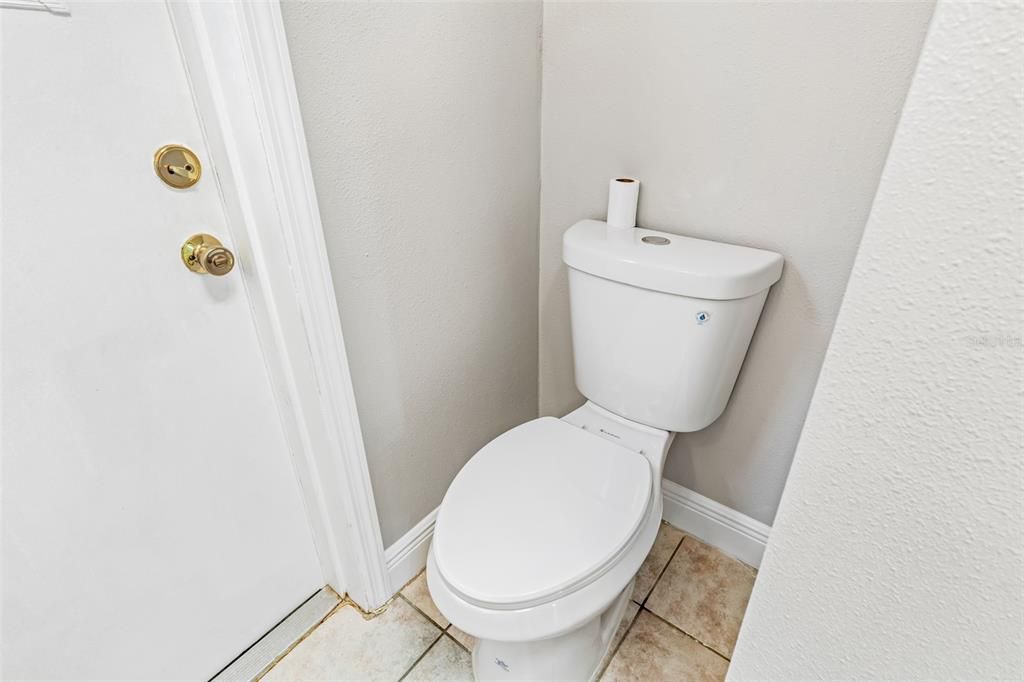 For Rent: $2,550 (2 beds, 1 baths, 729 Square Feet)