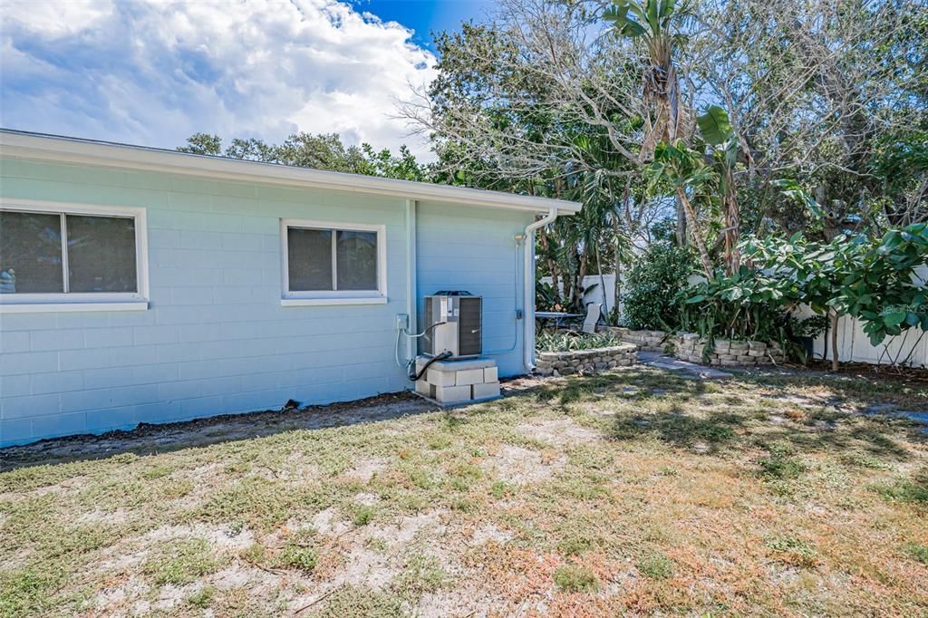 For Rent: $2,550 (2 beds, 1 baths, 729 Square Feet)