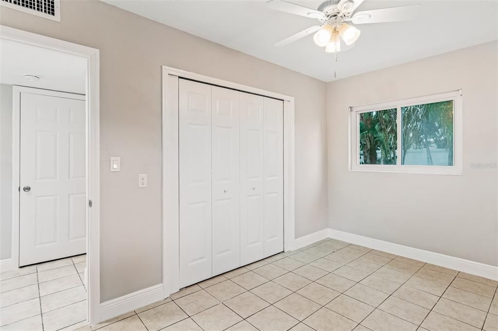 For Rent: $2,550 (2 beds, 1 baths, 729 Square Feet)