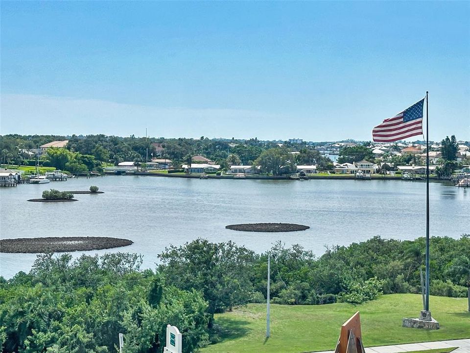 For Sale: $415,000 (2 beds, 2 baths, 1440 Square Feet)