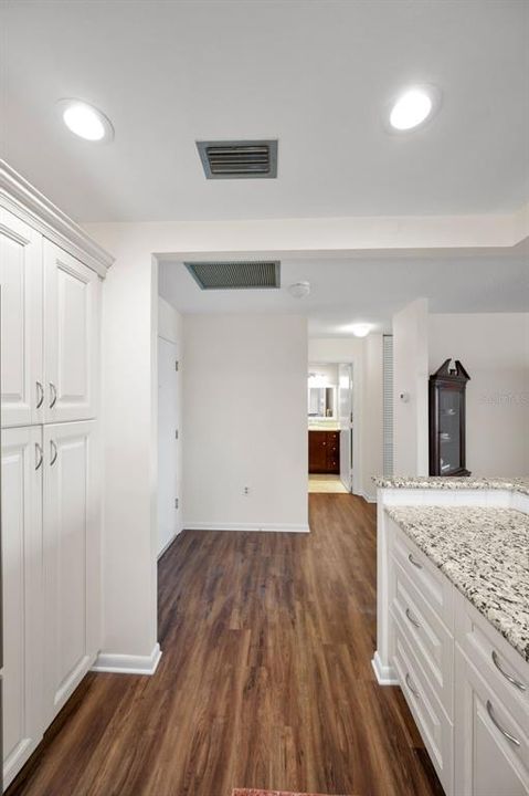 For Sale: $415,000 (2 beds, 2 baths, 1440 Square Feet)