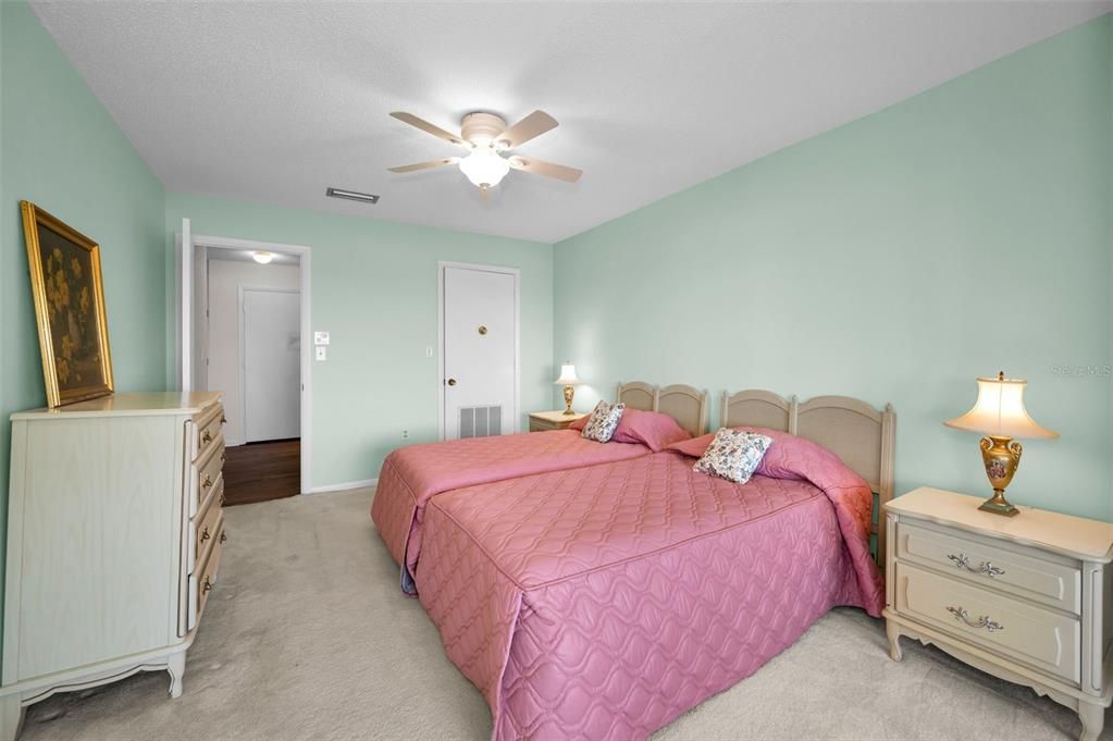 For Sale: $415,000 (2 beds, 2 baths, 1440 Square Feet)