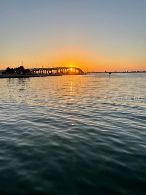 For Sale: $415,000 (2 beds, 2 baths, 1440 Square Feet)