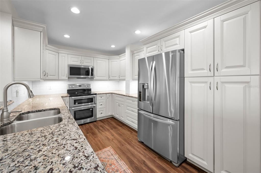 For Sale: $415,000 (2 beds, 2 baths, 1440 Square Feet)