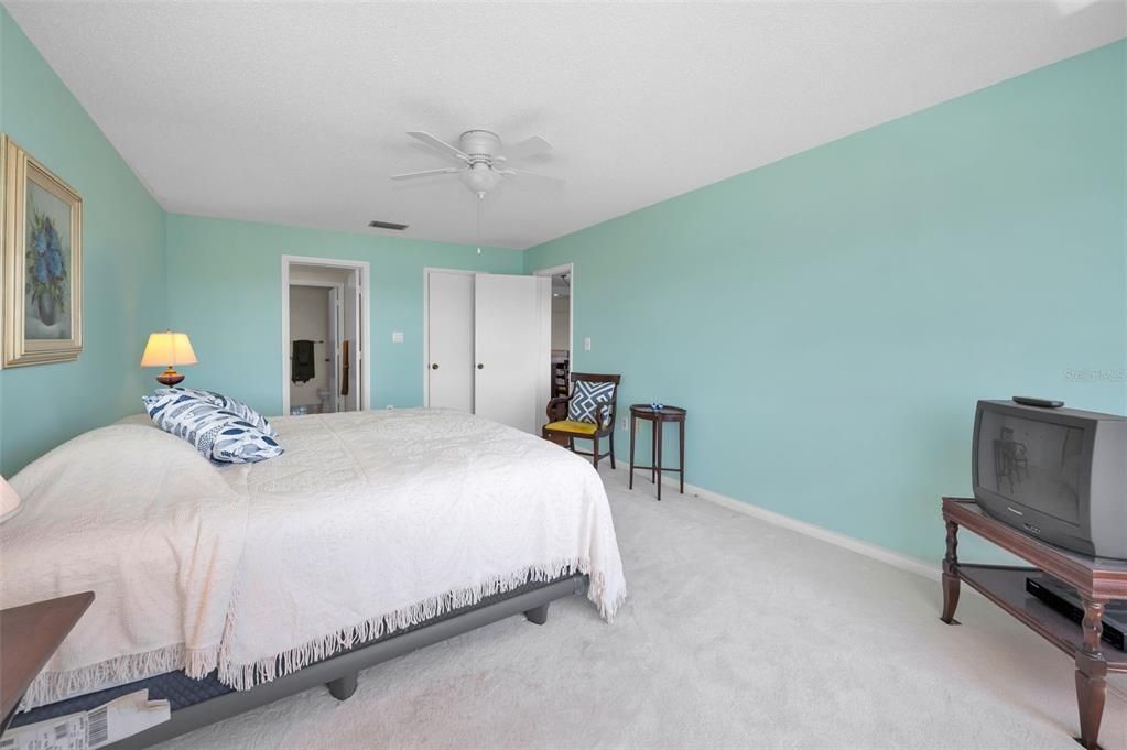 For Sale: $415,000 (2 beds, 2 baths, 1440 Square Feet)