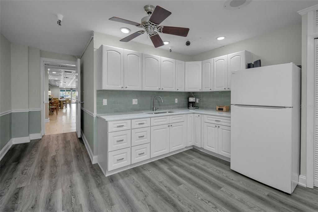 For Sale: $415,000 (2 beds, 2 baths, 1440 Square Feet)