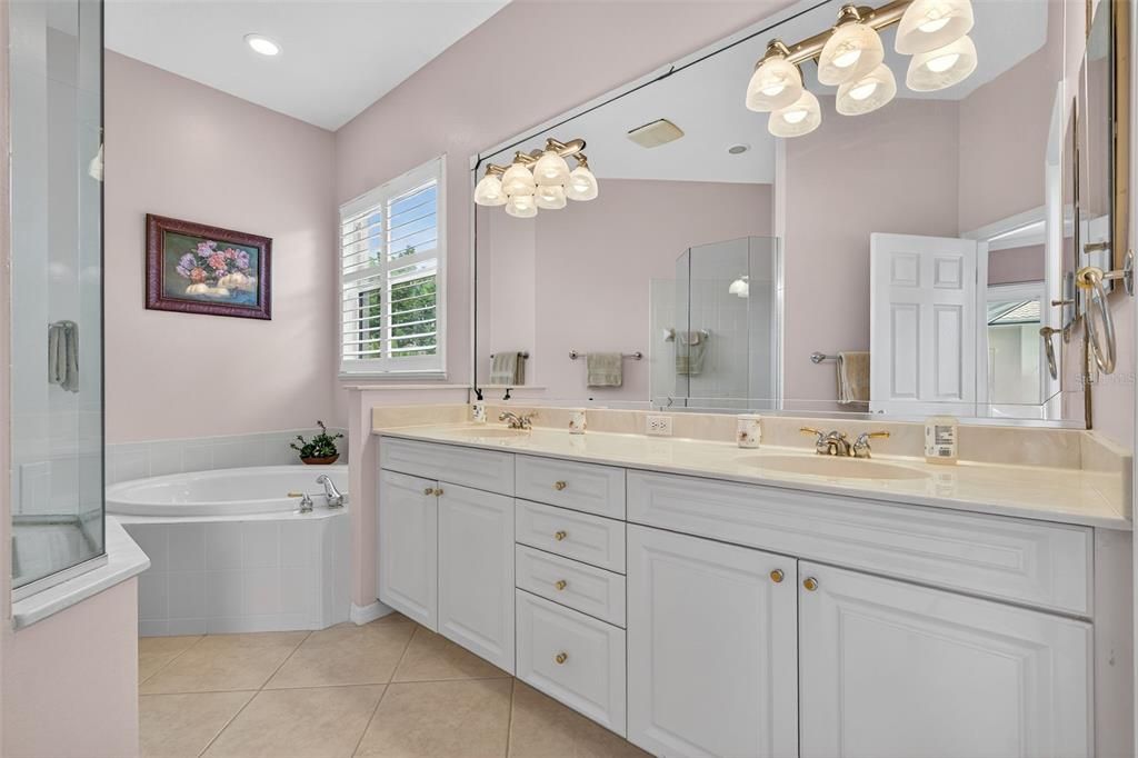 Active With Contract: $749,000 (3 beds, 3 baths, 1998 Square Feet)