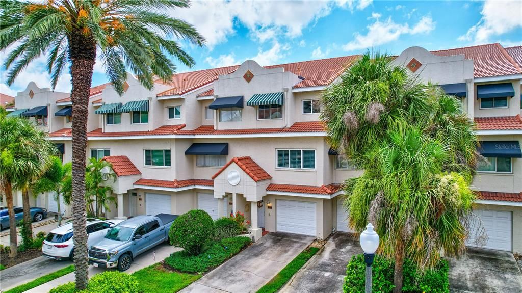 На продажу: $997,000 (4 спален, 4 ванн, 2275 Квадратных фут)