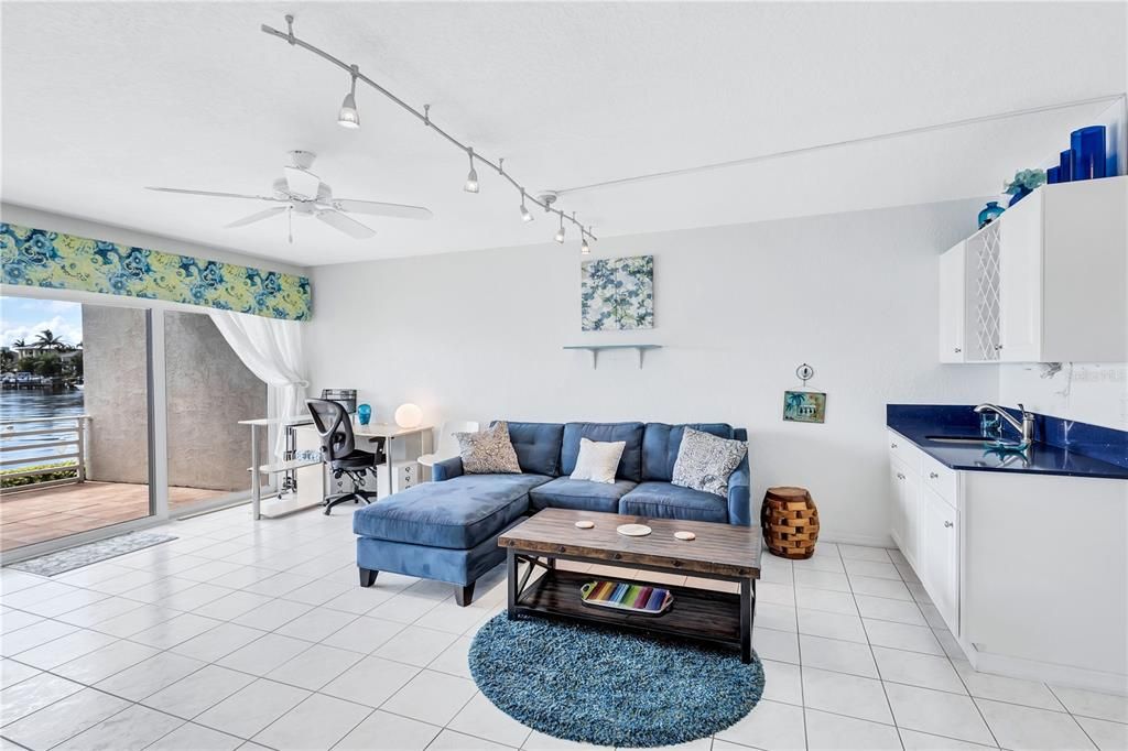 На продажу: $997,000 (4 спален, 4 ванн, 2275 Квадратных фут)