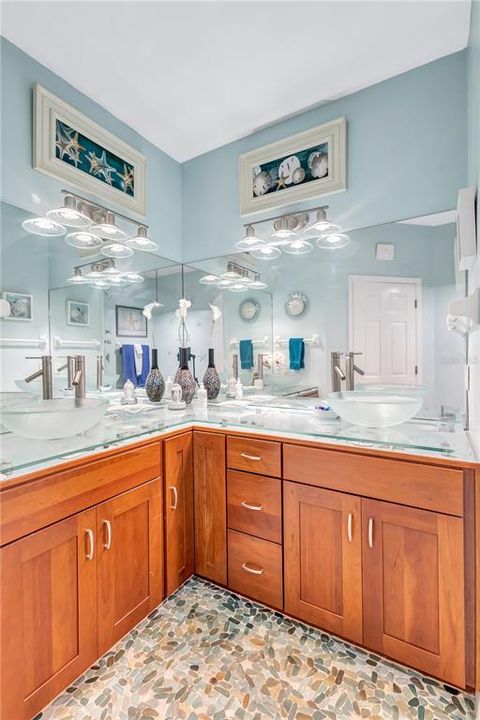 На продажу: $997,000 (4 спален, 4 ванн, 2275 Квадратных фут)