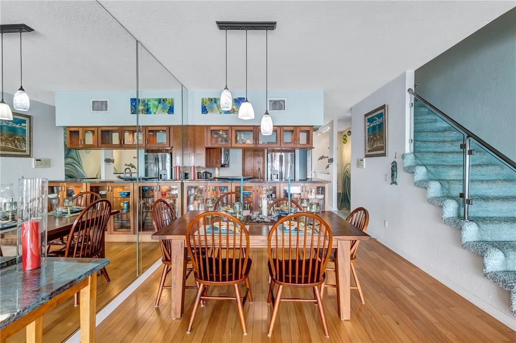 На продажу: $997,000 (4 спален, 4 ванн, 2275 Квадратных фут)