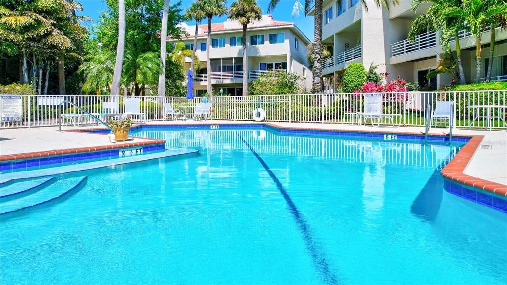 На продажу: $997,000 (4 спален, 4 ванн, 2275 Квадратных фут)