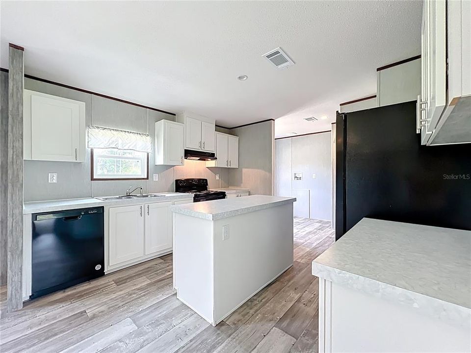 En Venta: $260,000 (4 camas, 2 baños, 1768 Pies cuadrados)