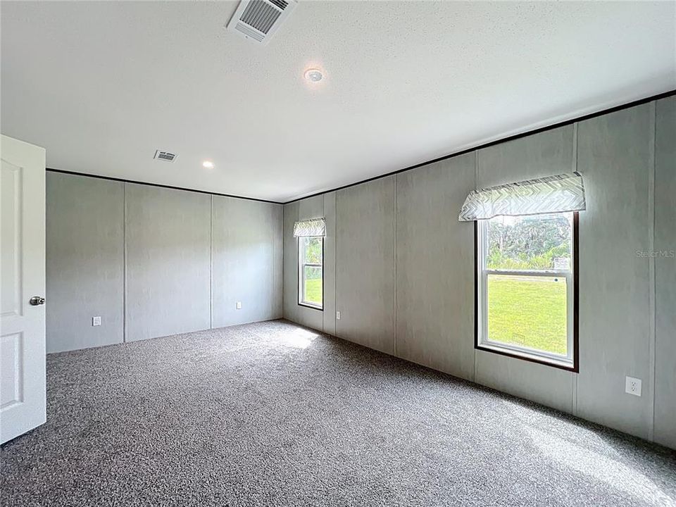 En Venta: $260,000 (4 camas, 2 baños, 1768 Pies cuadrados)