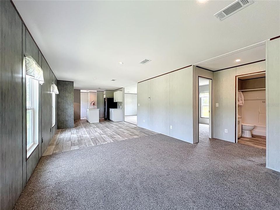 En Venta: $260,000 (4 camas, 2 baños, 1768 Pies cuadrados)