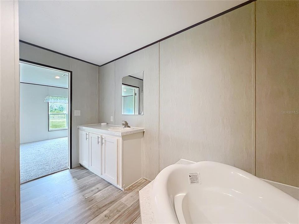 En Venta: $260,000 (4 camas, 2 baños, 1768 Pies cuadrados)