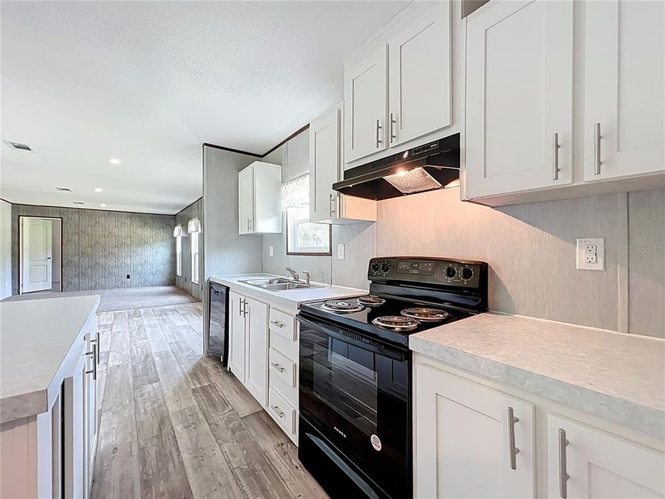 En Venta: $260,000 (4 camas, 2 baños, 1768 Pies cuadrados)