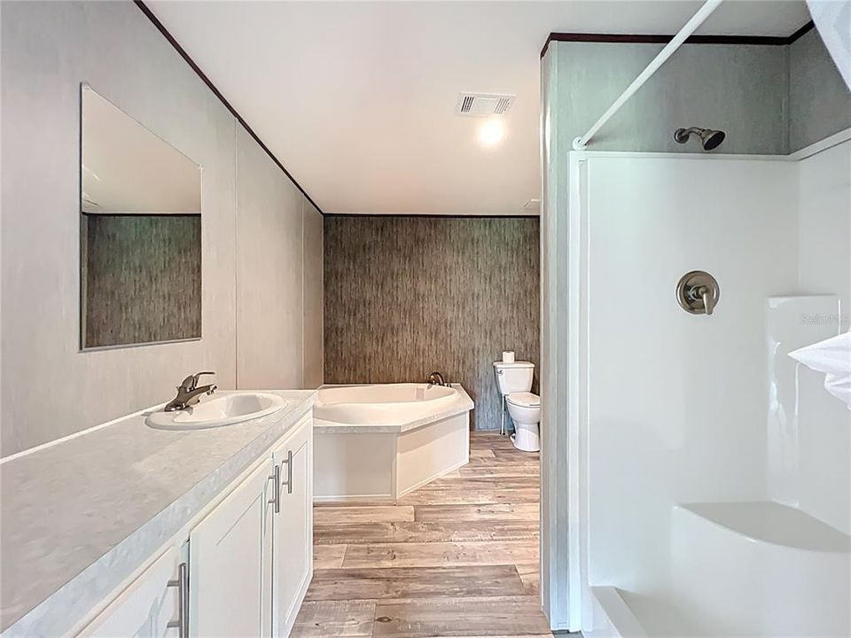 En Venta: $260,000 (4 camas, 2 baños, 1768 Pies cuadrados)