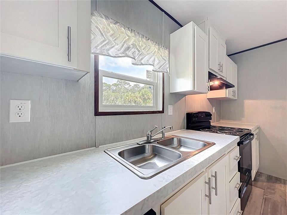 En Venta: $260,000 (4 camas, 2 baños, 1768 Pies cuadrados)