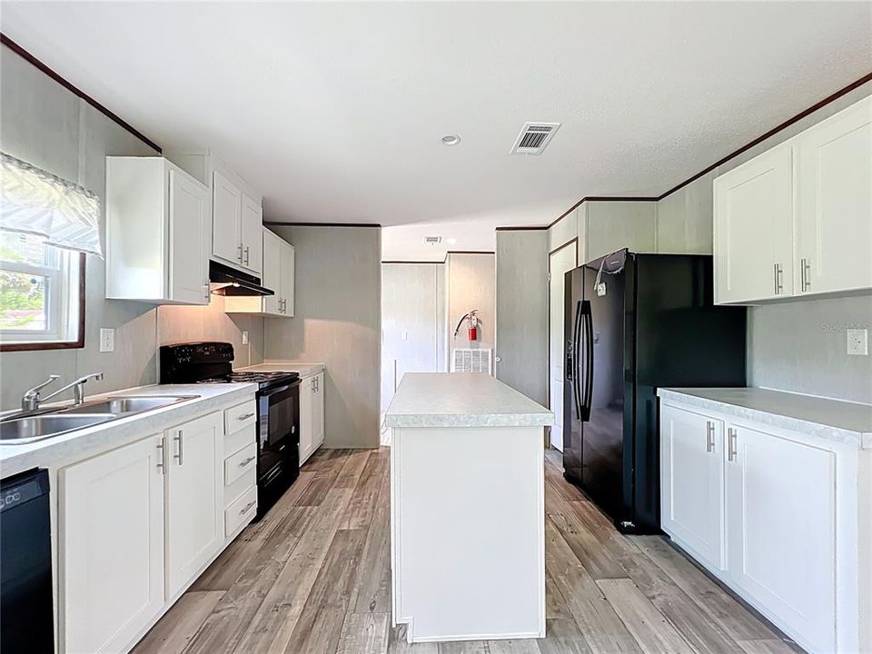 En Venta: $260,000 (4 camas, 2 baños, 1768 Pies cuadrados)