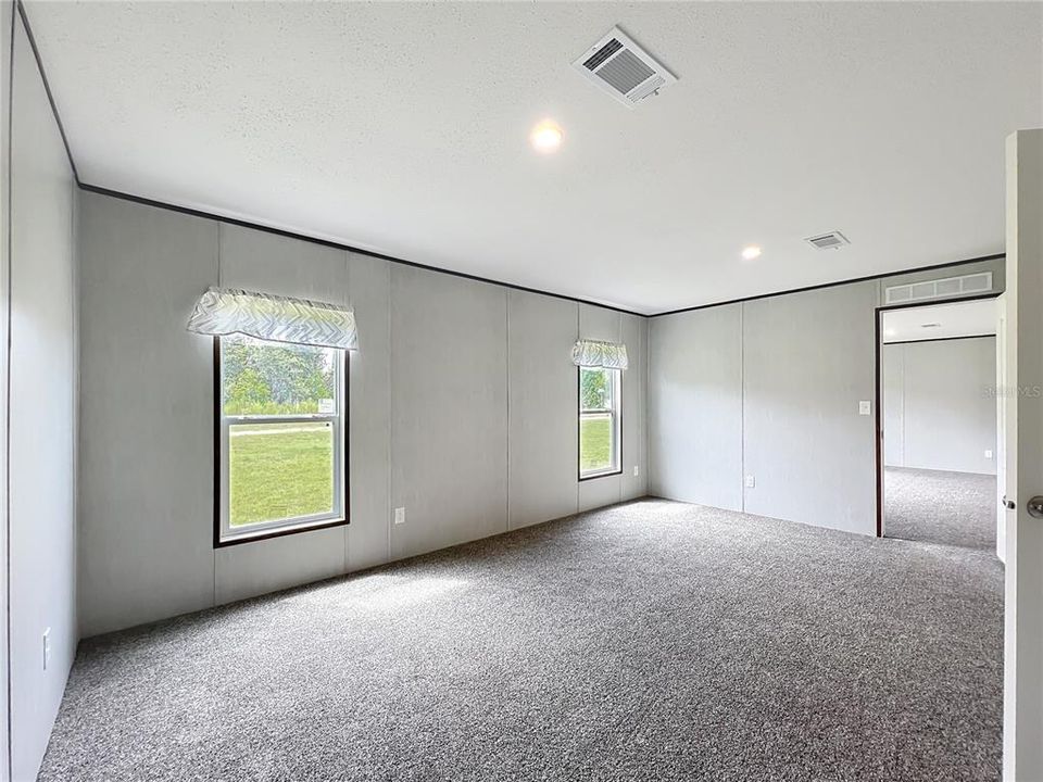 En Venta: $260,000 (4 camas, 2 baños, 1768 Pies cuadrados)