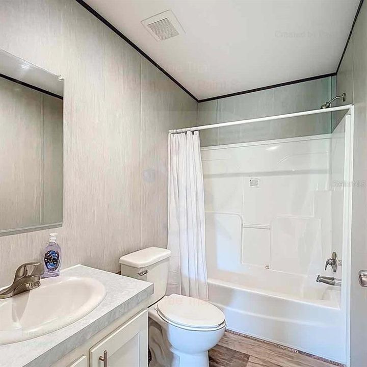 En Venta: $260,000 (4 camas, 2 baños, 1768 Pies cuadrados)