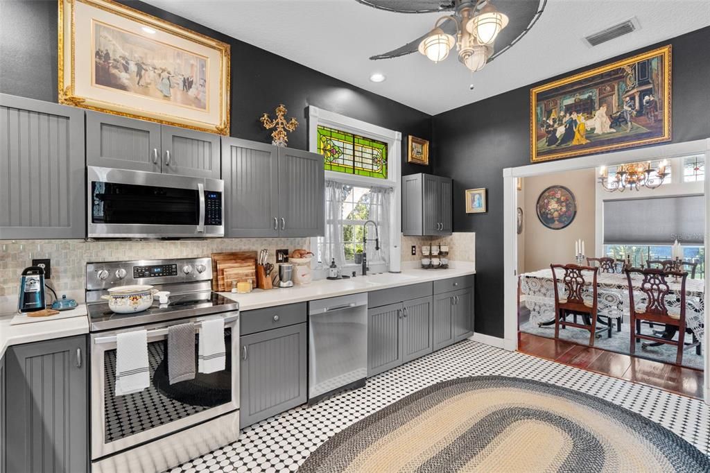 En Venta: $565,000 (3 camas, 2 baños, 3230 Pies cuadrados)