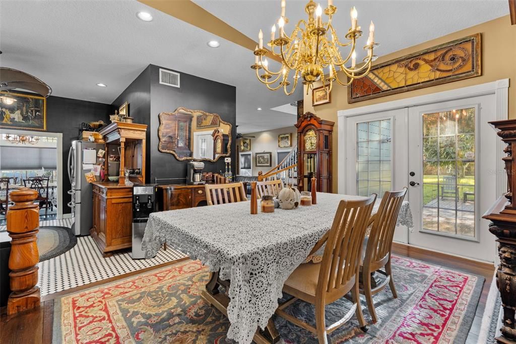 En Venta: $565,000 (3 camas, 2 baños, 3230 Pies cuadrados)