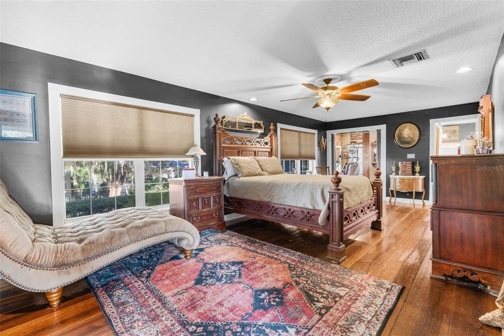 En Venta: $565,000 (3 camas, 2 baños, 3230 Pies cuadrados)