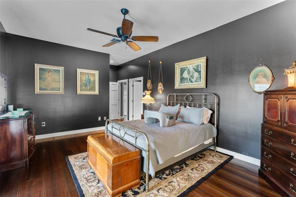 En Venta: $565,000 (3 camas, 2 baños, 3230 Pies cuadrados)