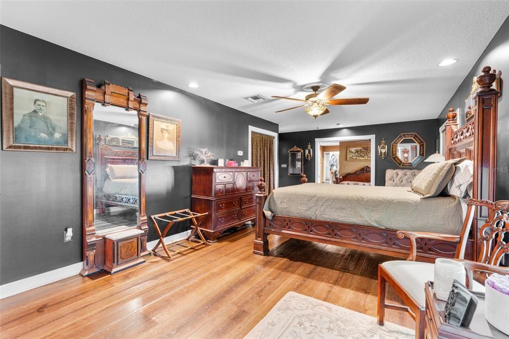 En Venta: $565,000 (3 camas, 2 baños, 3230 Pies cuadrados)