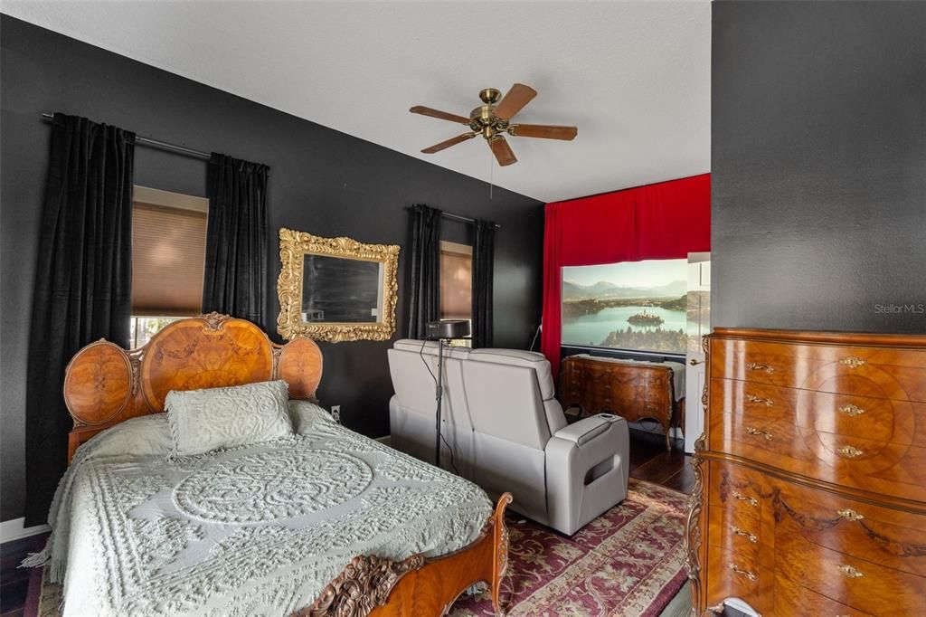 En Venta: $565,000 (3 camas, 2 baños, 3230 Pies cuadrados)