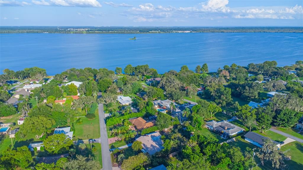 En Venta: $565,000 (3 camas, 2 baños, 3230 Pies cuadrados)