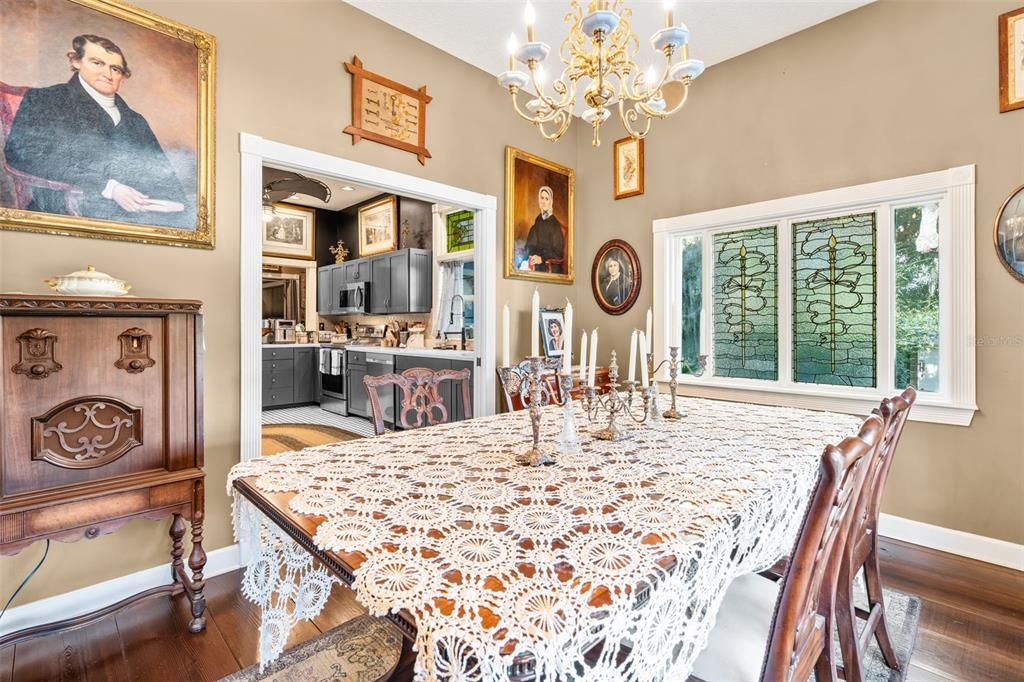 En Venta: $565,000 (3 camas, 2 baños, 3230 Pies cuadrados)