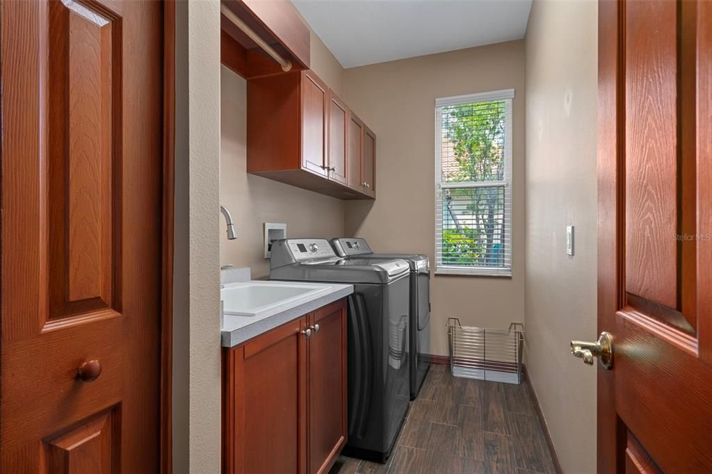 待售: $1,069,000 (4 贝兹, 4 浴室, 3715 平方英尺)