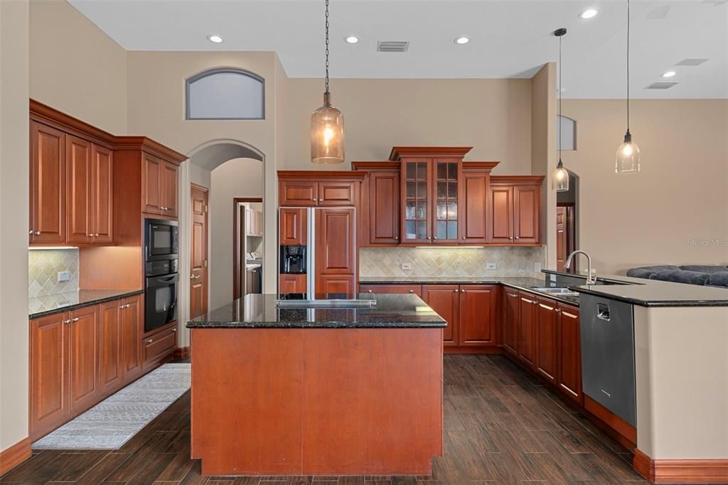 待售: $1,069,000 (4 贝兹, 4 浴室, 3715 平方英尺)