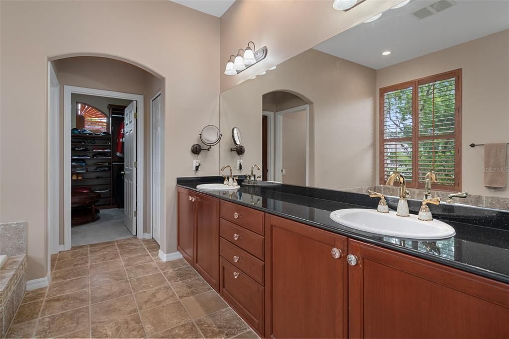 待售: $1,069,000 (4 贝兹, 4 浴室, 3715 平方英尺)